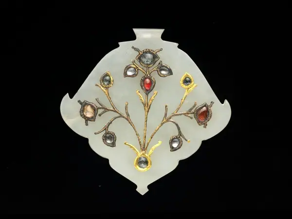Amulet, white nephrite jade, inset flower and foliage decoration in gold and gems, Delhi India