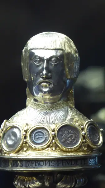 Lüneburger Münzpokal - Deckel - junges Janusgesicht