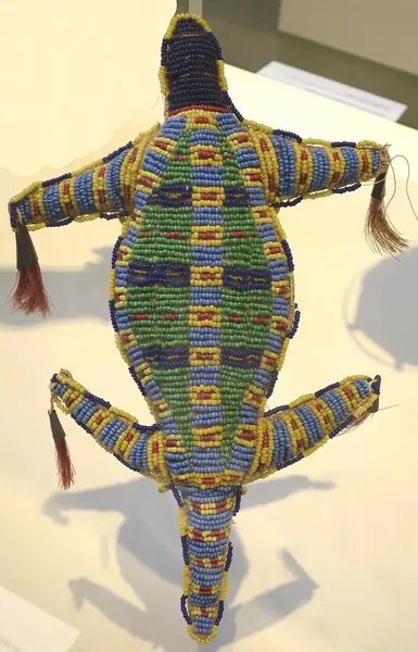 Sioux amulet in the form of a lizard, Honolulu Museum of Art 4935.1