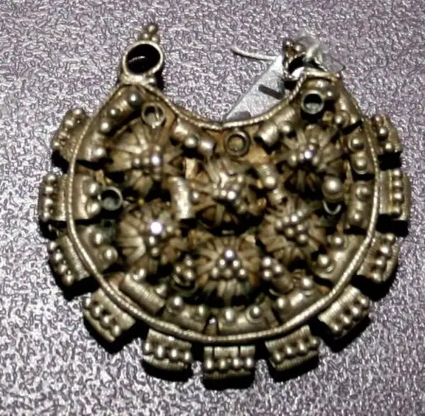 Cercel lunular