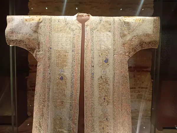 Ottoman 16th Century Talismanic Shirt in Topkapı Palace (13-1408)