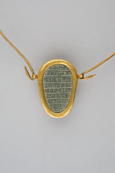 Heart Amulet of Manhata
