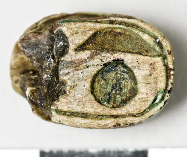 Scarab, skarabé amulet from Thebes