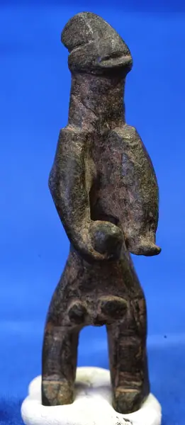 Exvoto masculino desnudo del Santuario Cueva de la Lobera, Altos del Sotillo (Castellar, Jaén, España)