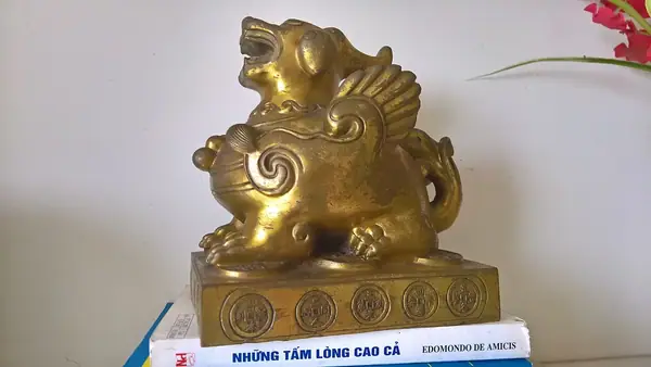 Gold-eating dragon son statuette, Ecopark (2018)