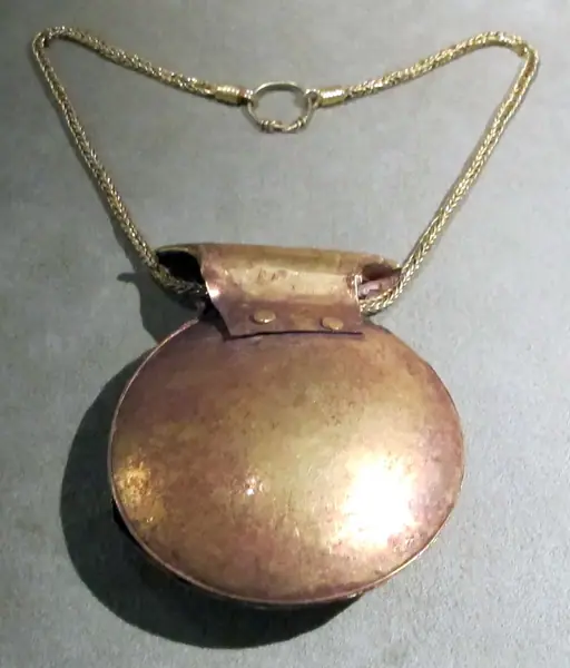 Collana d'olo con bulla lenticolare, da ostia, età augustea