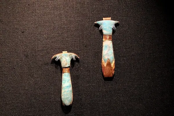 Papyrus Wadj amulets Tutankhamun 2019
