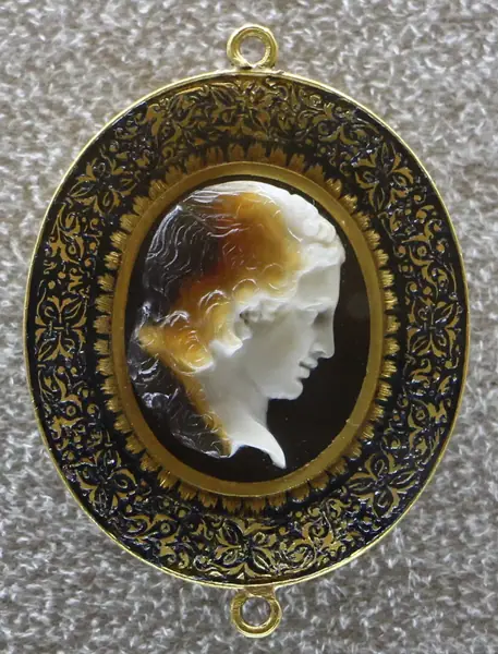 067 arte romana, testa di medusa di profilo, I sec. ac. ca
