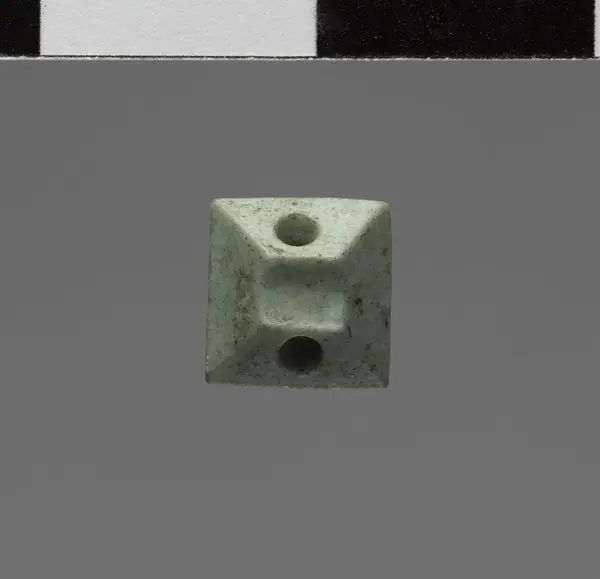 Amulet depicting a seal title QS:P1476,en:"Amulet depicting a seal " label QS:Len,"Amulet depicting a seal " label QS:Lit,"Amuleto raffigurante un sigillo"