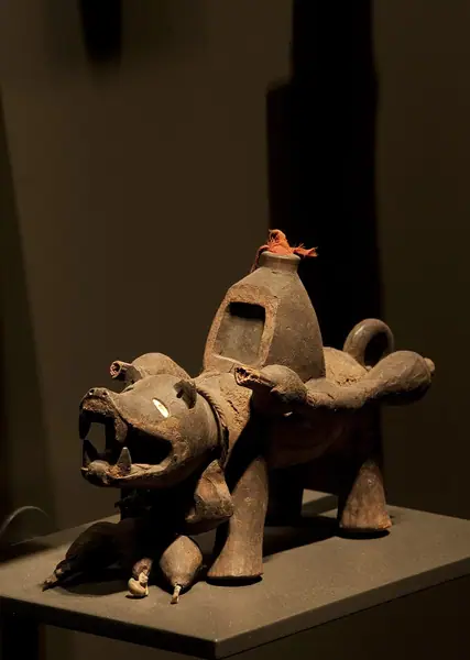 WLANL - Ludovic Hirlimann - Hond, Nkisi kozo, voor 1885 (1)