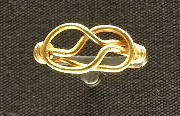 Hercules knot as a symbol of fidelity with amuletic properties