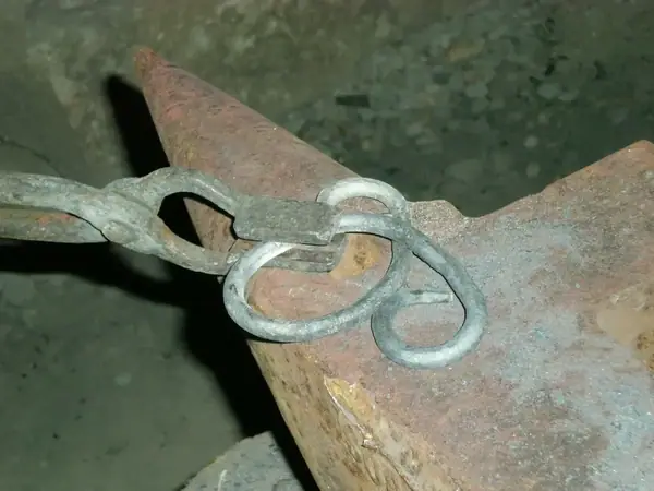 Städ med trollkors i smedjan på friluftsmuséet Disagården, Gamla Uppsala 17 augusti 2008