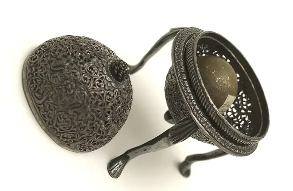 An artificially manufactured version of a goa stone