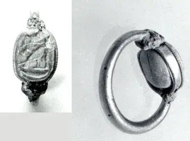 Gold ring with glass scarab