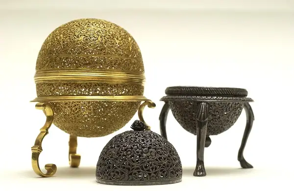 An artificially manufactured version of a goa stone