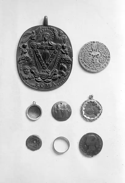 Medals and coins, inc. Byznatine coin.