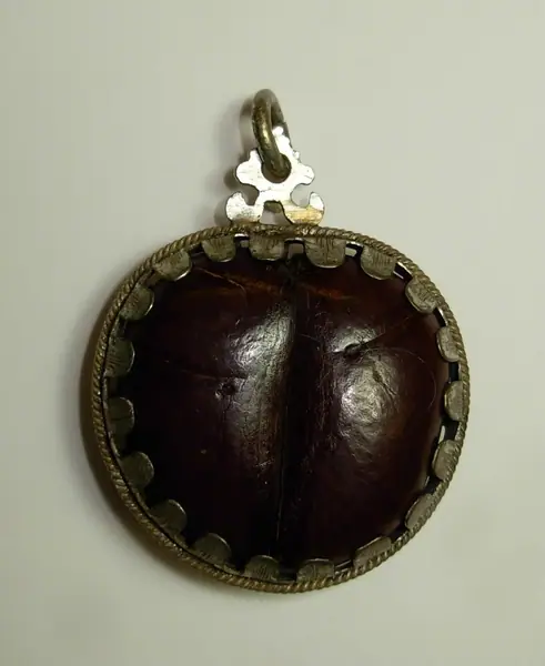 Horse chestnut amulet in a silver-plated frame, Salamanca (Spain), 1800-1870