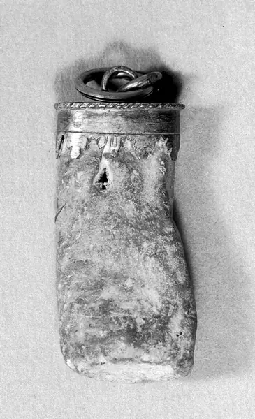 M0016858: Zahnfeige mounted as a pendant / M0016859: Wehen Kreuz double cross / M0016860: Heart shaped pendant / M0016861: Aetites for promoting childbirth / M0016862: Rock crystal mounted as pendant 