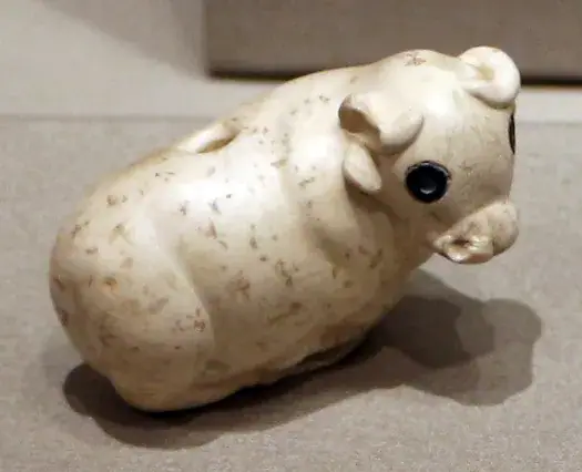 Periodo pre-sumero, amuleto-sigillo a forma di bue, pietra, dall'iraq, 3250 ac ca