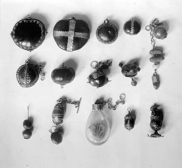 M0016775: Spanish amulets: vegetable products