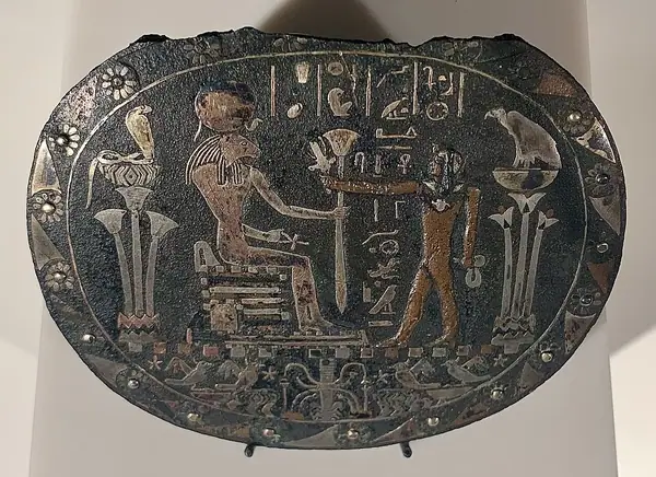 Part of a menat of Harsiesi, high priest of Amun of Thebes, circa 870 BC, 22nd Dynasty, gold, silver and copper inlays, from Thebes, Egypt, ÄM 23733, in the Ägyptisches Museum Berlin