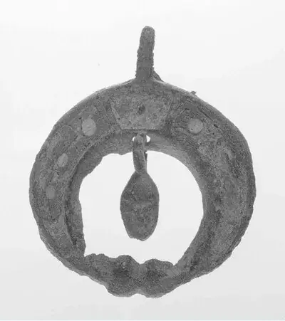 amulet (lunula)
