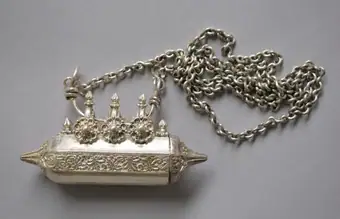 Amulet case on chain, India, 20th century