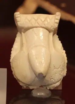 Pendaglio apotropaico in avorio a forma di pene, IV-III sec. ac. ca., da cinta muraria di roselle