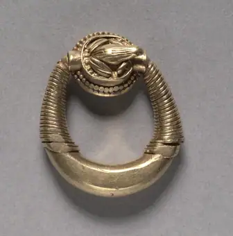 Finger Ring with Frog