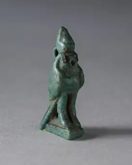 Amulet depicting the god Horus title QS:P1476,en:"Amulet depicting the god Horus " label QS:Len,"Amulet depicting the god Horus " label QS:Lit,"Amuleto raffigurante il dio Horus"
