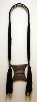 Niger, tuareg, collana da uomo con amuleto, 1950 ca.
