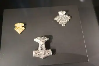 Viking amulets, including Thor's hammer (42001857674)