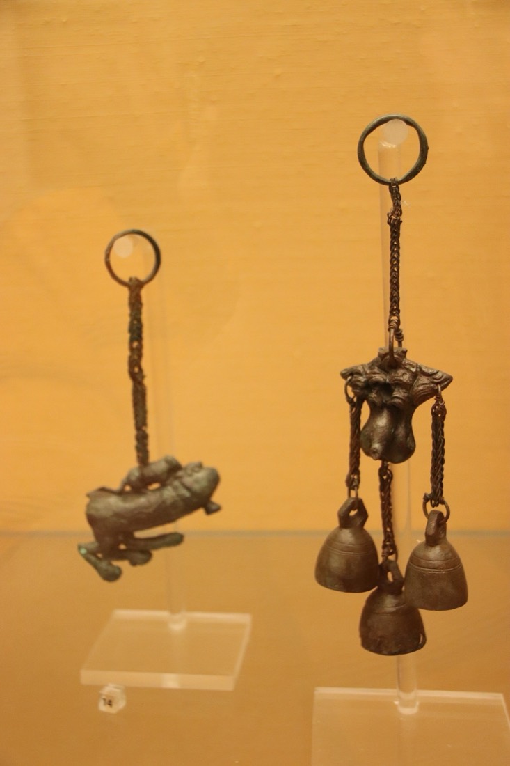 A bronze tintinnabulum